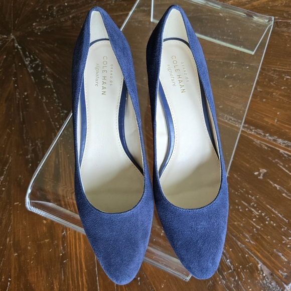 EUC Cole Haan Navy Suede Heels 6.5 - Picture 2 of 12